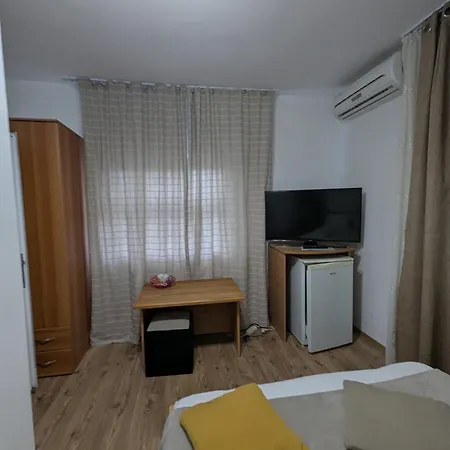 Casuta Ioana Проживание в семье